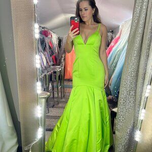 Ashley Lauren size 4 lime green dress